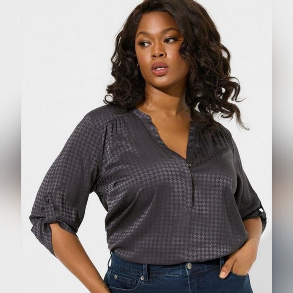 Harper Satin Jacquard Pullover 3/4 Sleeve Sleeve